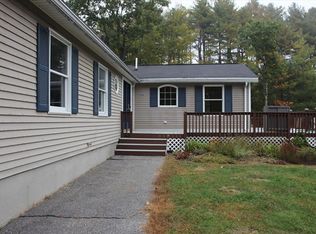 27 River Rd, Topsham, ME 04086