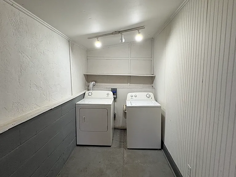 3270 Bell St — Photo 20