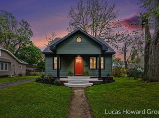 1222 Cambridge Dr, Kalamazoo, MI 49001