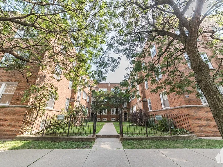 1839 W Foster Ave #3 — Photo 1