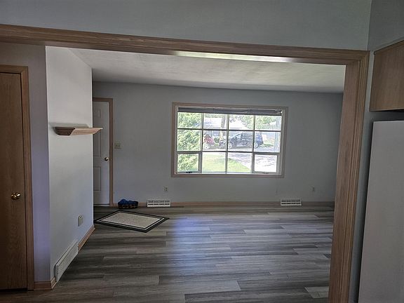 3rd image of 3307 Jacqueline Dr