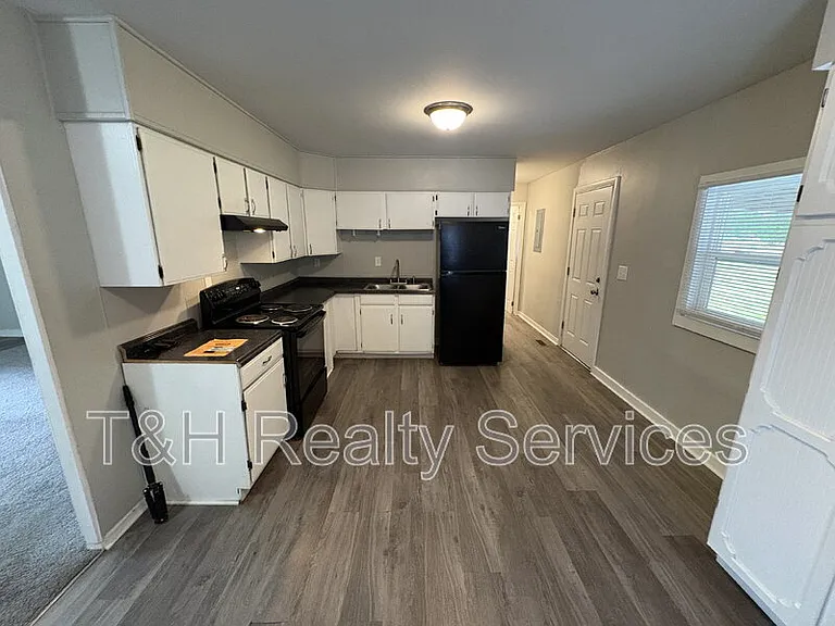 3611 Chateau Ln — Photo 7