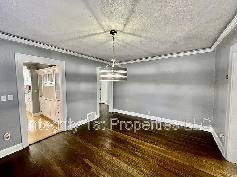 7301 Summit St — Photo 7