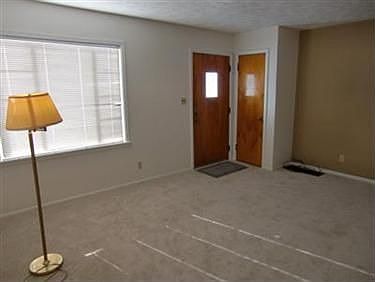 3rd image of 829 Clifford Ave