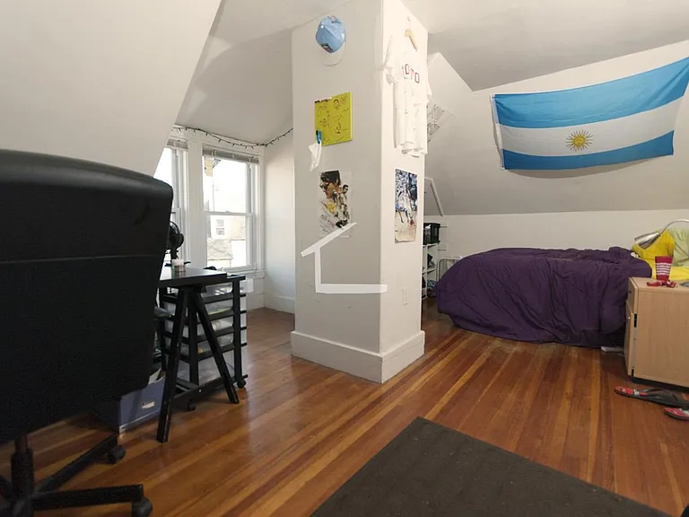 89 Linden St #20 — Photo 11