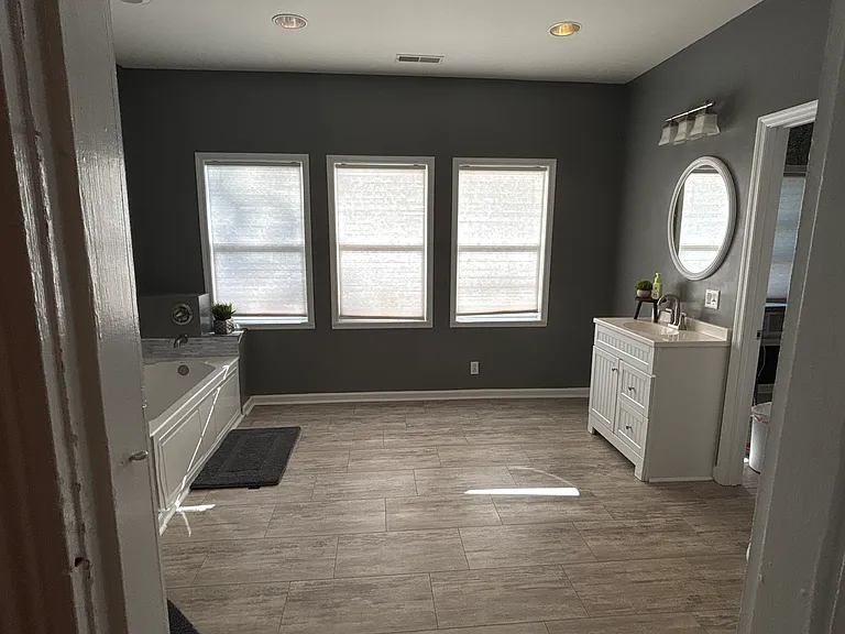 313 N High St — Photo 18