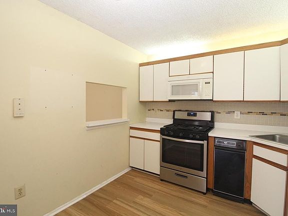 4th image of 7 Joyner Ct