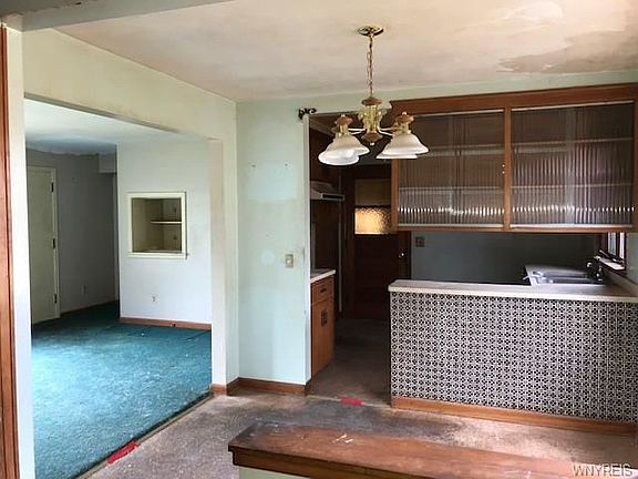 4th image of 45 Willowdale Dr