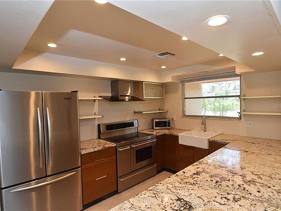 5th image of 1825 Sandalwood Dr