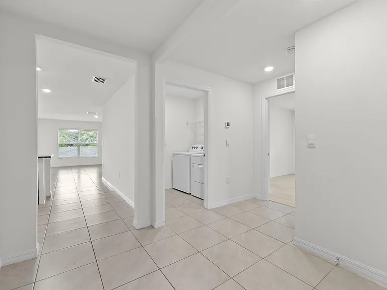10663 Chippewa Dr — Photo 7