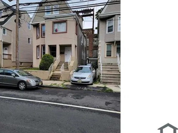 303 S 11th St Floor 1, Newark, NJ 07103
