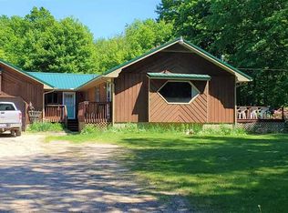 5908 Walker Rd NW, Rapid City, MI 49676