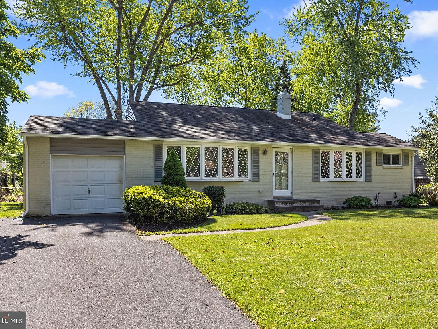19 Manor Ln N, Yardley, PA 19067 Zillow