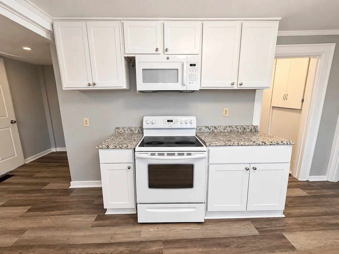 3 bed, 2.0 bath, 1198 sqft, $1,495 — Photo 2