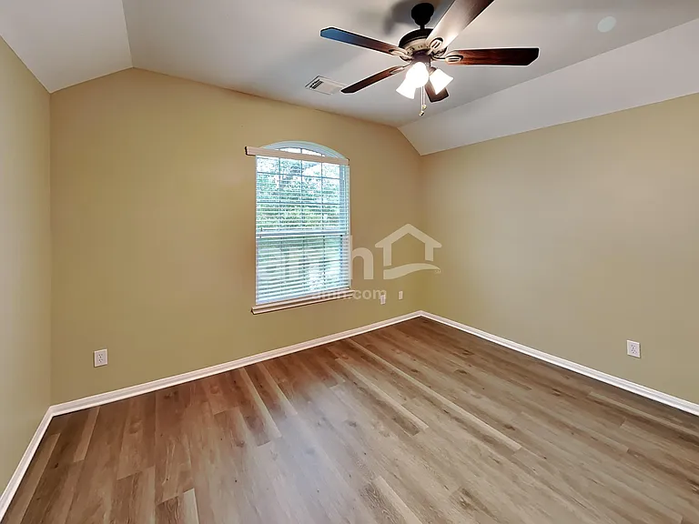 5718 Emerald Brook Ln — Photo 15