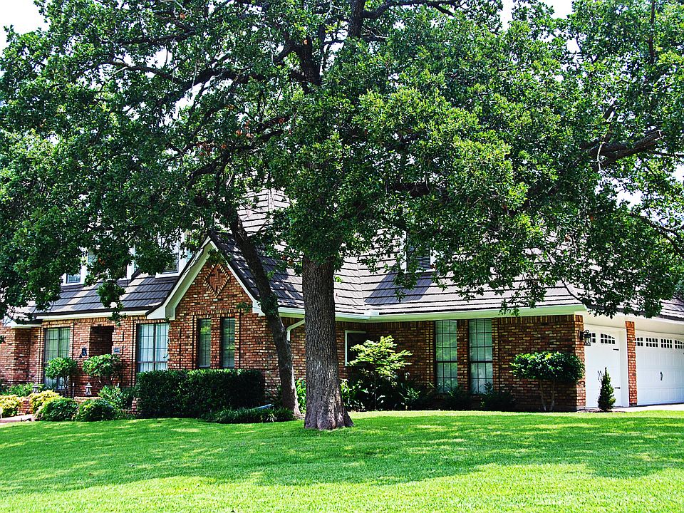 5009 Bridgewater Dr