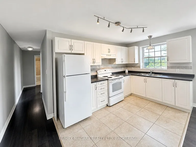 143 Westchester Cres #8 — Photo 4