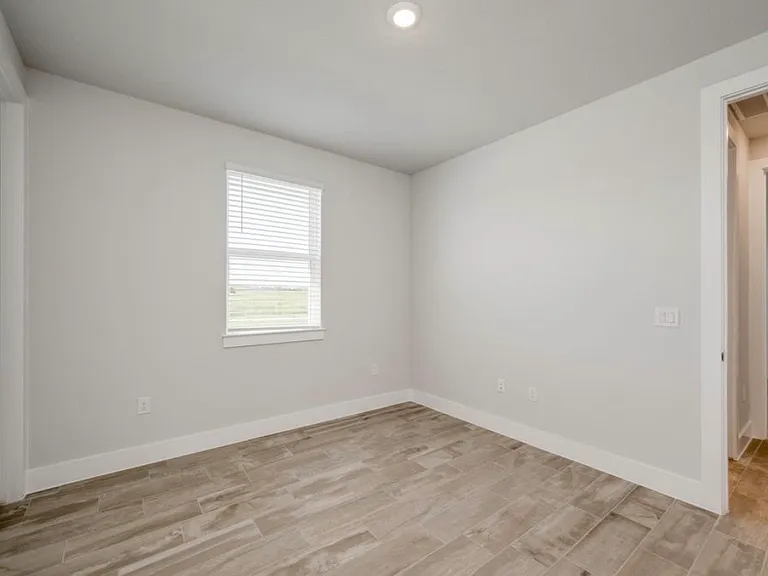 8000 Skytex St — Photo 15