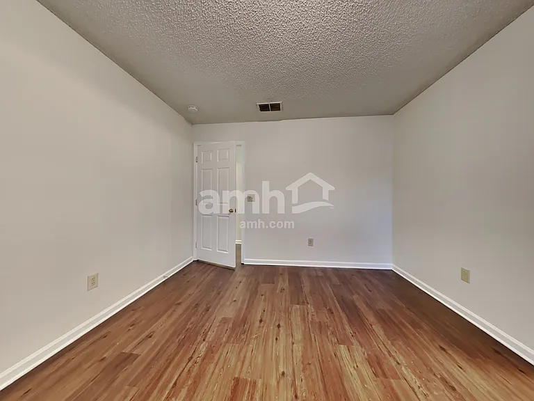 8016 Queensferry Ln — Photo 10
