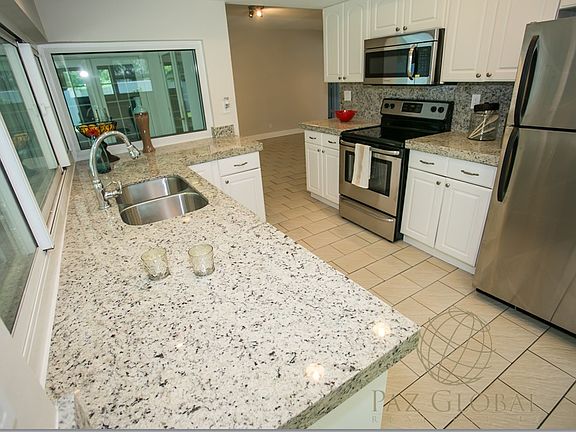 4th image of 837 NW 8th Ave