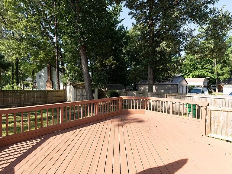 4329 Deertrail Dr N — Photo 28