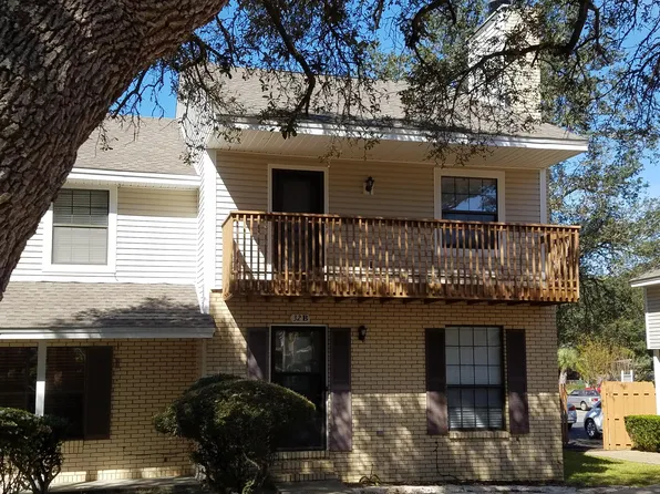 32 10th Ave, Shalimar, FL 32579