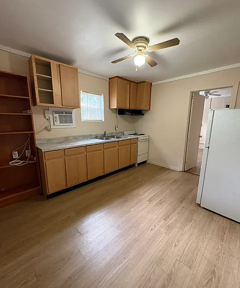 1706 E Emma St #A — Photo 5