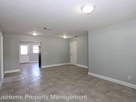 3rd image of 1501 Abigail Dr