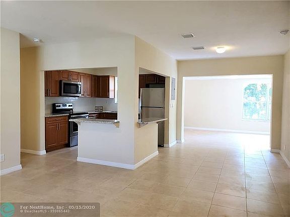 2nd image of 1064 Carolina Ave