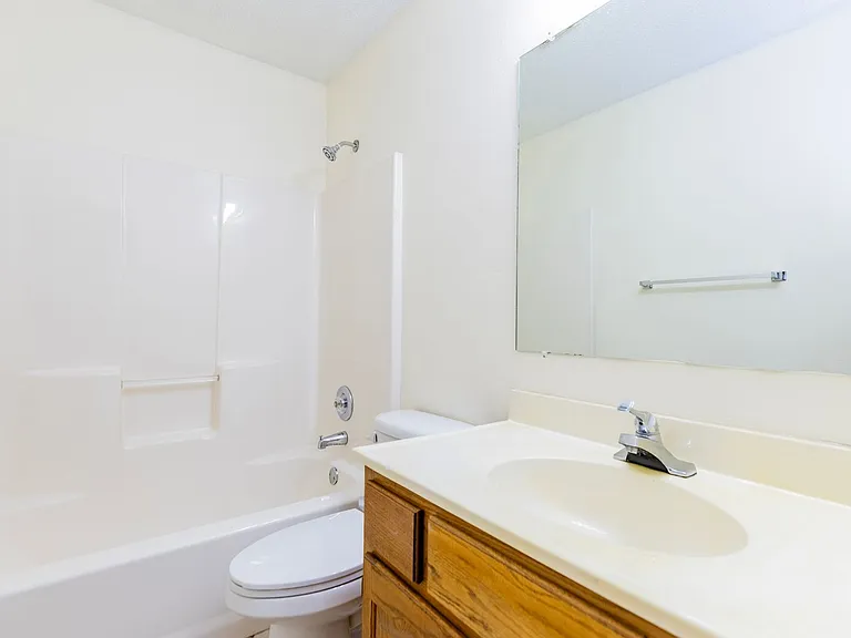 1502 Crescent St — Photo 16