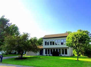 1965 Greenbriar Dr, Troy, OH 45373