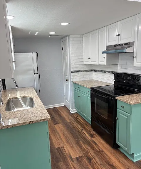 413 S Bauer Dr #4 — Photo 1