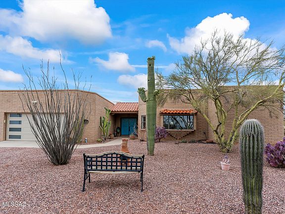 3rd image of 10900 N Camino De Oeste