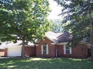 388 Drake Cir, Columbus, MS 39702