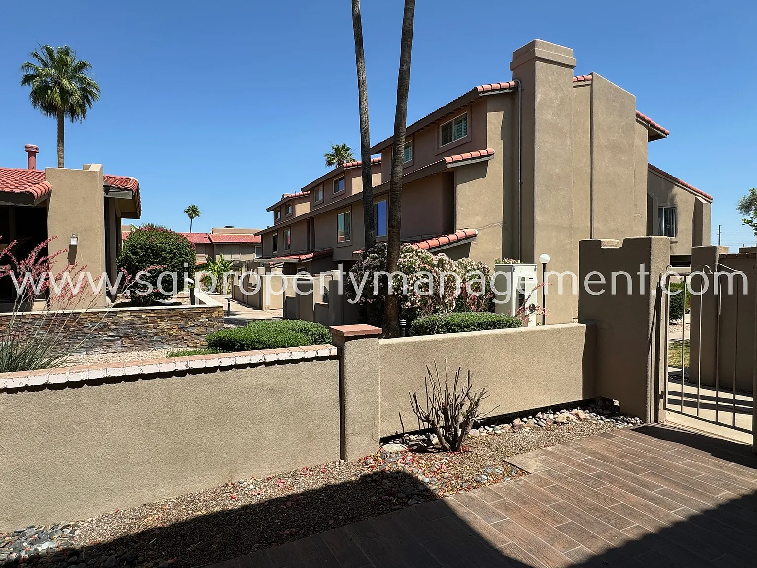 Modern Scottsdale home — Photo 2
