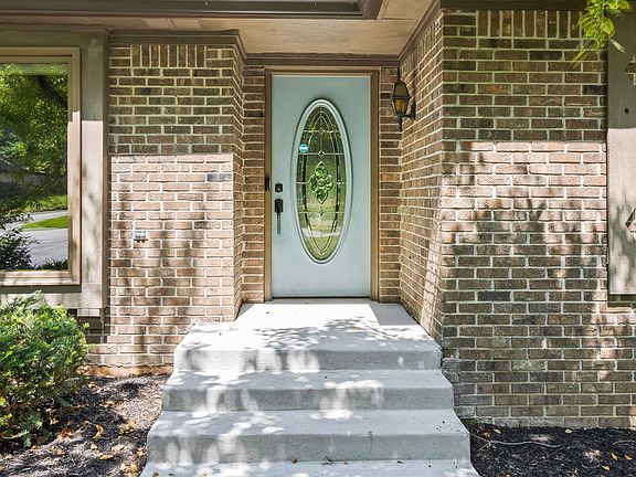 4th image of 604 Oak Boulevard West Dr