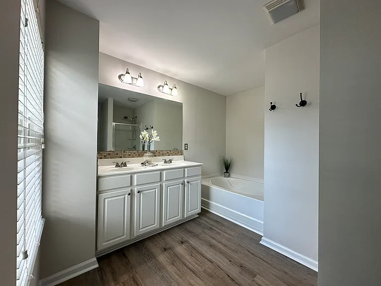 3340 Griffin Way — Photo 12