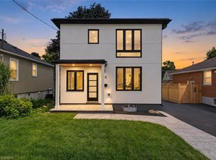 325 Queensdale Ave E, Hamilton, ON L9A 1L5
