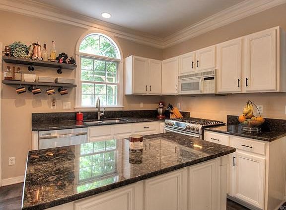 4th image of 10361 Berea Ct