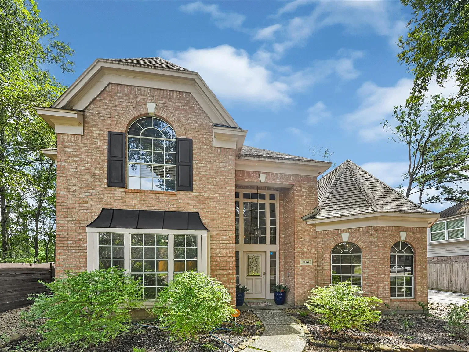 4 bed, 3.0 bath, 2895 sqft, $2,800 — Photo 1