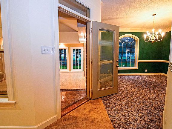 5th image of 529 Albert Dr