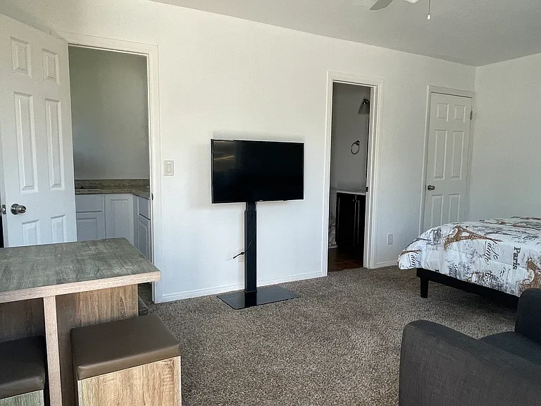 634 Erica St #2 — Photo 3