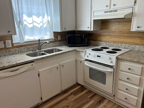 5th image of 1704 Fawn Vista Dr. N #H3