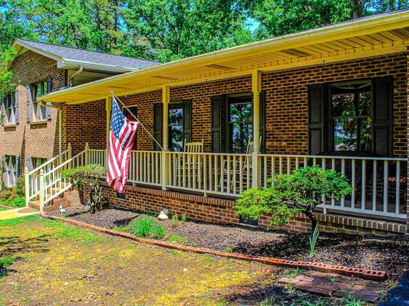 1773 Barker Rd, Ringgold, VA 24586