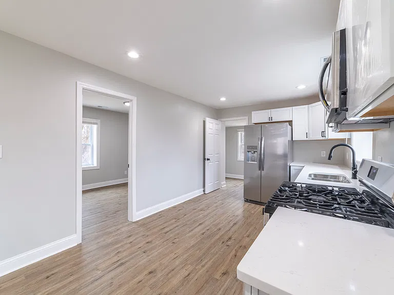 2545 Polk St — Photo 23