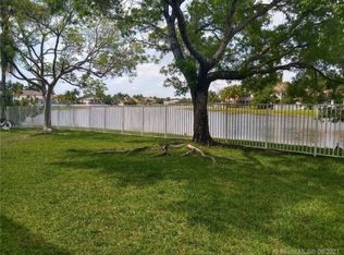 792 Regal Cove Rd, Weston, FL 33327