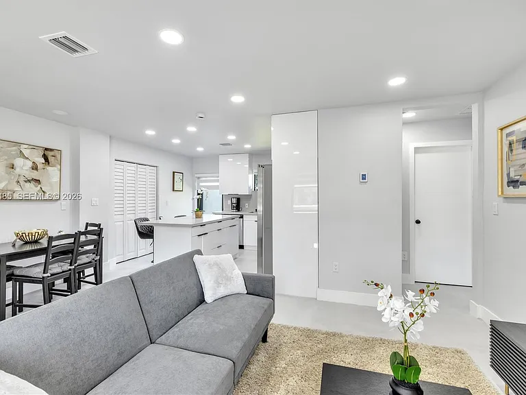 6021 SW 19th St — Photo 11