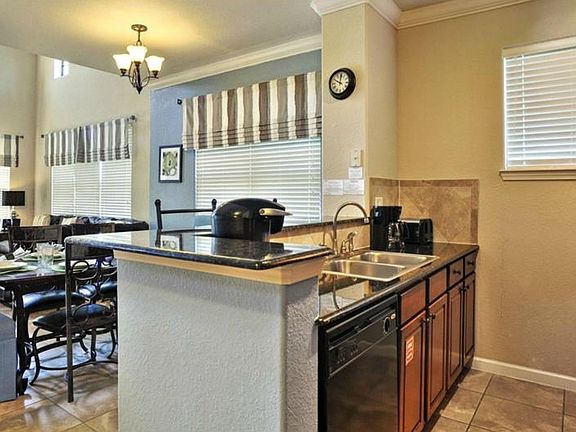4th image of 909 Charo Pkwy Unit 1034