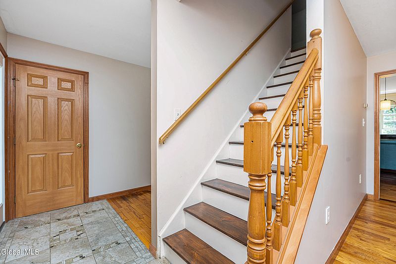 5th image of 140 Catlin Road