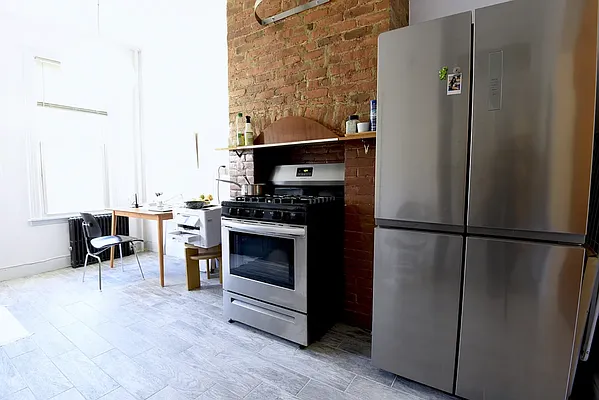 Rented by Brick&Mortar | media 11